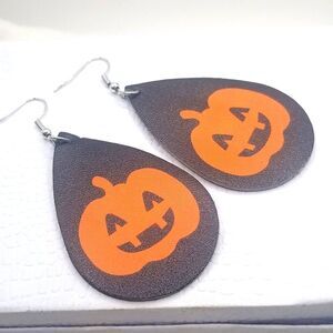 3/20❤Flax leather Teardrop Dangle vegan friendly earrings.